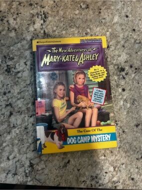 The New Adventures of Mary-Kate & Ashley: Dog Camp Mystery